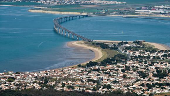 On Ne Pouvait Pas Le Rater Sur Le Tour La Grande Boucle Debarque Sur L Ile De Re