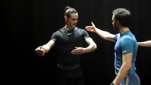 Uruguay : le footballeur Edinson Cavani fait la promotion de la danse classique pour les garçons