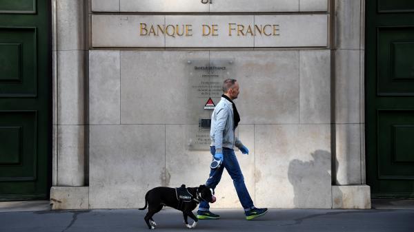 L'économie française devrait reculer de 8,7% cette année, un peu moins fortement que prévu, selon la Banque de France