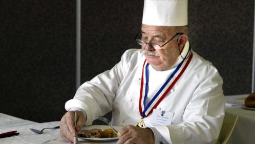 Le chef trois étoiles Pierre Troisgros, père du fameux saumon à l'oseille, est mort à 92 ans