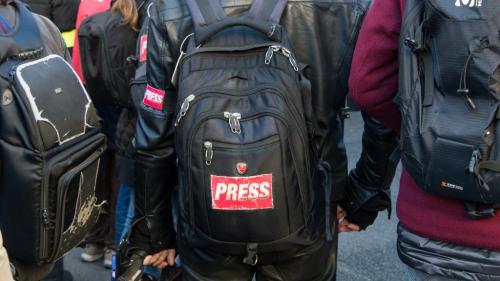 Médias dans les manifestations : un syndicat de journalistes et la Ligue des droits de l'Homme déposent un référé