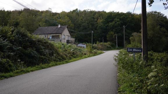 Le hameau des Blancs, sur la commune de Saint-Agnan (Nièvre), fait partie de la zone très mal desservie par les opérateurs mobiles.