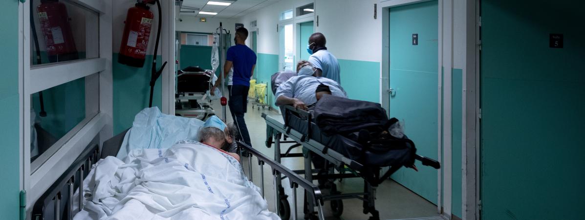 Un couloir du service des urgences de l'hôpital Delafontaine à Saint-Denis (Seine-Saint-Denis), 17 juillet 2020.