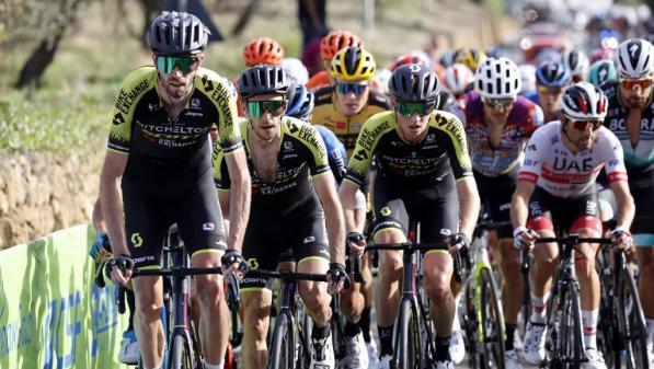 Giro : l'équipe Mitchelton-Scott et Steven Kruijswijk quittent la course après des tests positifs au Covid-19