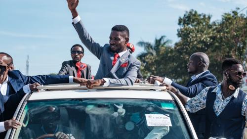 Ouganda : Bobi Wine, l'opposant au président Museveni, placé en résidence surveillée