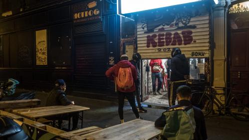 La vente à emporter interdite après 22 heures à Paris : les livreurs sont désabusés