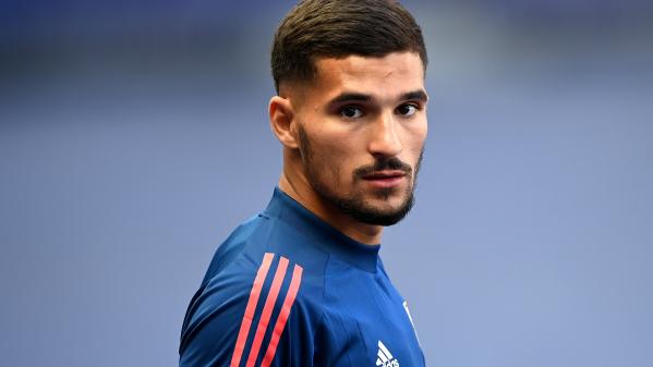 Foot : Houssem Aouar remplace Nabil Fékir en équipe de France, blessé à une jambe