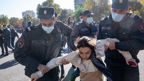 Arménie : plusieurs interpellations lors d'une manifestation contre l'accord sur le Haut-Karabakh