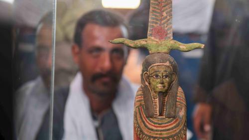 Égypte : une centaine de sarcophages intacts ont été découverts