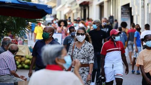 Le journal des Outre-mers. Les indicateurs du Covid-19 proches de la zone rouge à La Réunion