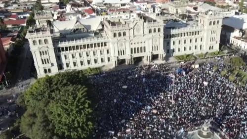 Guatemala : le peuple se soulève contre le président Alejandro Giammattei