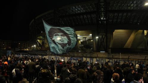 Mort de Diego Maradona : à Naples, une victoire et de nombreux hommages