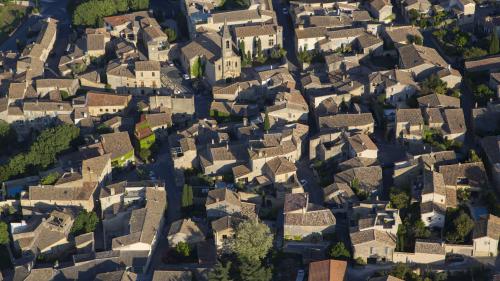 VIDEO. Dans un village du Gard, de la musique pour relancer les applaudissements pendant le confinement