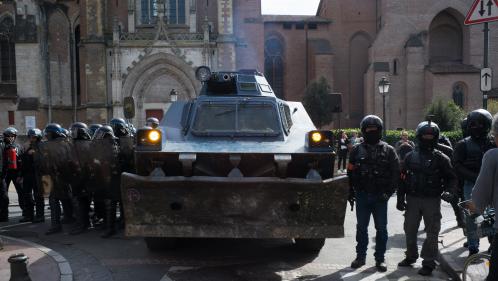 Toulouse : un policier condamné sur la base d'une vidéo pour avoir gazé un 