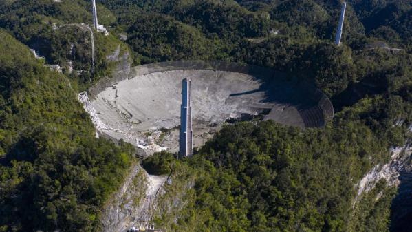 Espace : le téléscope géant d'Arecibo s'est effondré sur l'île américaine de Porto Rico