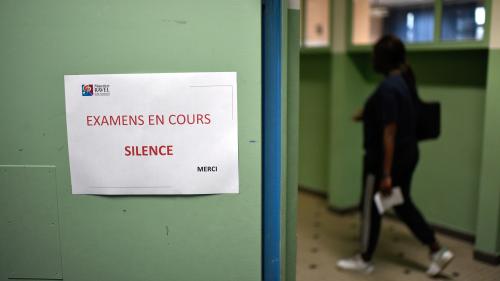 Prestance, éloquence, accent... Un document de formation au grand oral, la nouvelle épreuve du baccalauréat, inquiète des enseignants