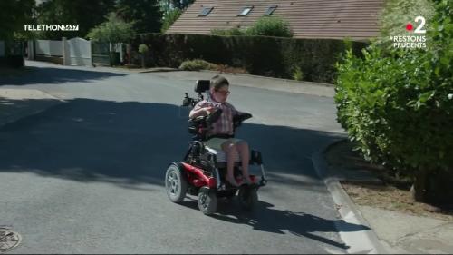 Téléthon : rencontre avec Nathan, un enfant atteint d'une myopathie inconnue