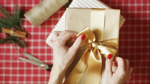 Ces chansons qui font l'actu. La liste des cadeaux de Noël