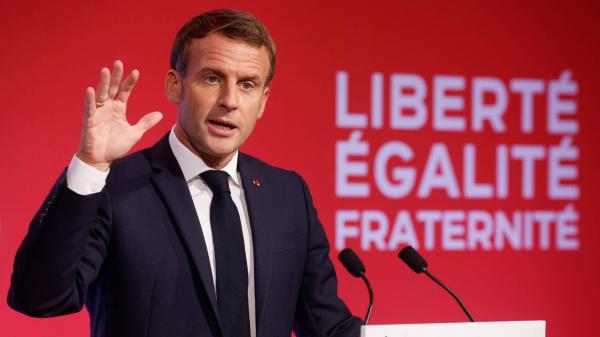 Discours des Mureaux : où sont passées les mesures sociales promises par Emmanuel Macron ?