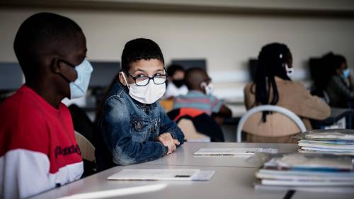 Covid-19 : vers un dépistage massif dans les écoles