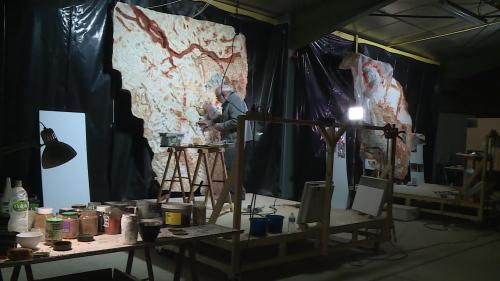 Réplique de la grotte Cosquer à Marseille : le minutieux travail des artistes qui imitent l'art de la préhistoire