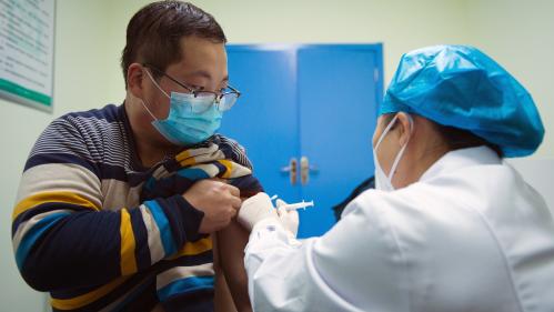 Covid-19 : la Chine pousse ses habitants à se faire vacciner