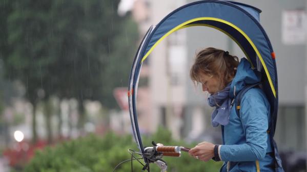 Innovation : une bulle de protection pour faire du vélo par tous les temps