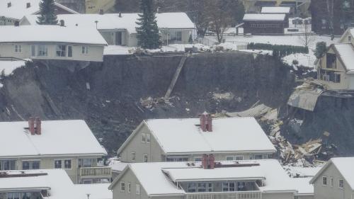 Norvège : au moins 10 blessés et 21 personnes recherchées après un glissement de terrain