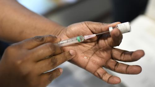 Covid-19 : comment le gouvernement a fini par accélérer la campagne de vaccination