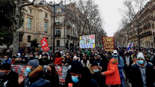 Paris : 400 personnes participent à une marche en hommage à Cédric Chouviat