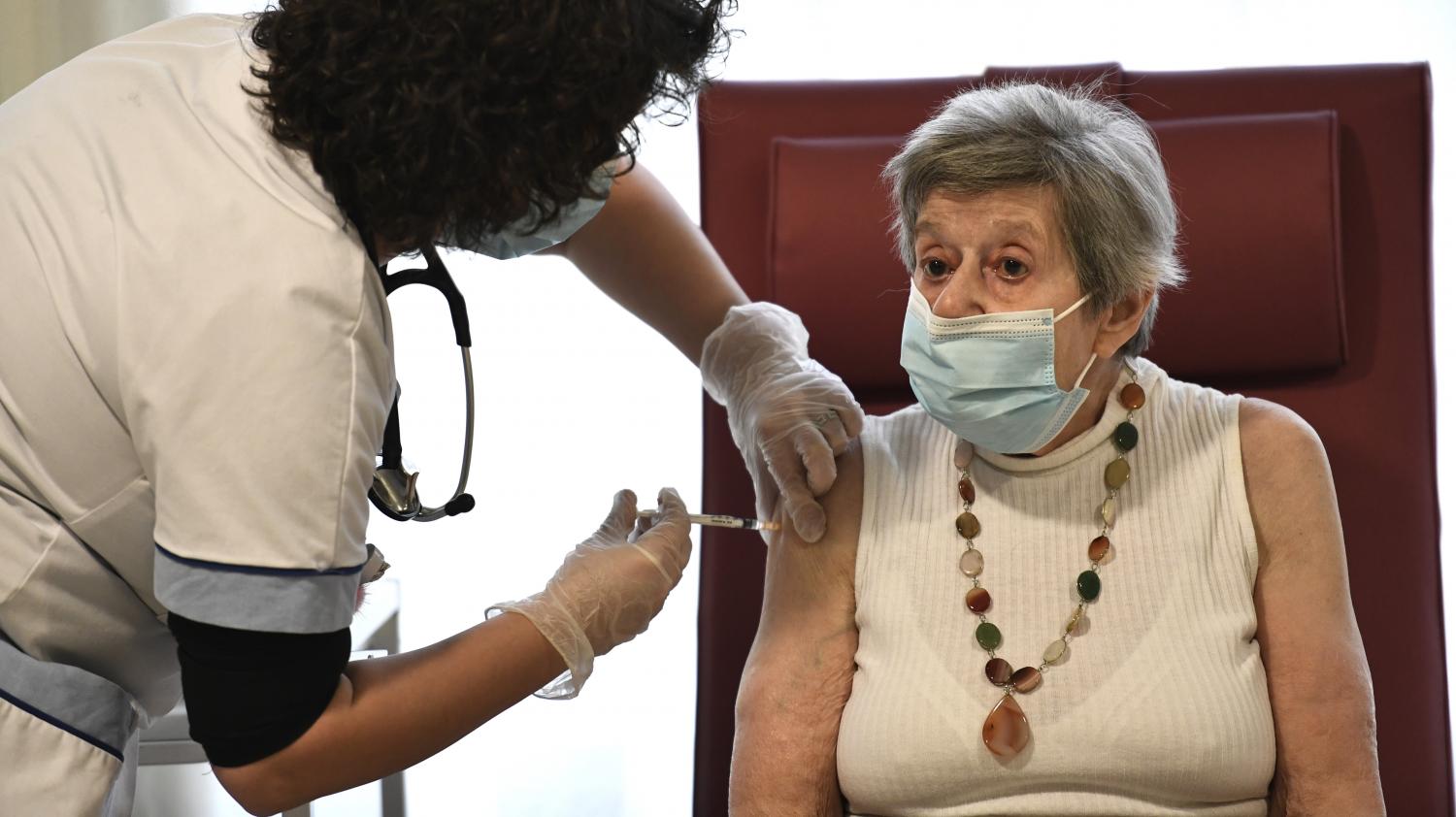 French people over 75, excluding nursing homes, will be able to be vaccinated from January 18