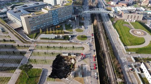 Italie : un gouffre énorme s'est ouvert dans le parking d'un hôpital à Naples