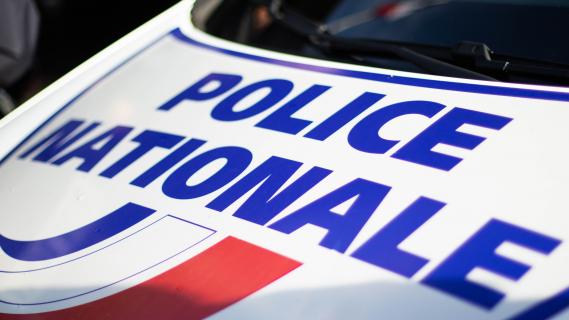 Une voiture de la police nationale, devant la préfecture de Gironde, à Bordeaux, le 11 décembre 2020.&nbsp;