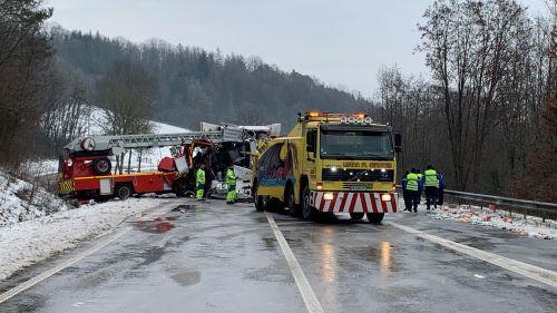 Vosges : un pompier tué et un autre grièvement blessé dans un accident avec un camion