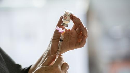 Covid-19 : les Français favorables au passeport vaccinal, la classe politique divisée