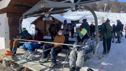 Covid-19 : une station de ski des Hautes-Alpes simule sa réouverture pour montrer le sérieux de son protocole sanitaire