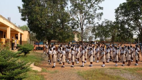 Coronavirus au Ghana : les élèves reprennent le chemin de l'école après 10 mois d'interruption