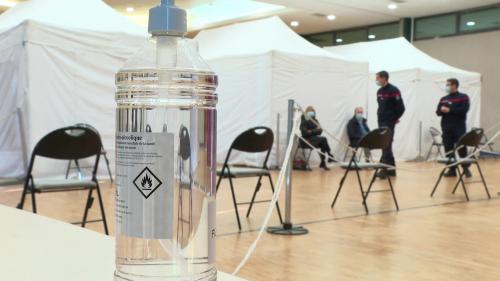 Dans les villages d'Essonne, un centre vaccinal mobile à la rencontre des personnes à risque