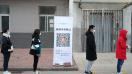 Des habitants du district de Daxing, une banlieue de Pékin (Chine), patientent avant de se faire vacciner, le 3 janvier 2021.