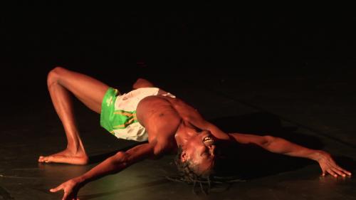 Malgré le Covid, le Centre Pompidou accueille en résidence une troupe de danse du Nigeria