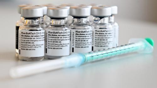 Vaccin contre le Covid-19 : Pfizer livrera moins de flacons que prévu