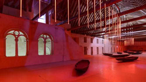 Une installation de Claude Lévêque retirée de l'exposition permanente de l'Abbaye de Fontevraud