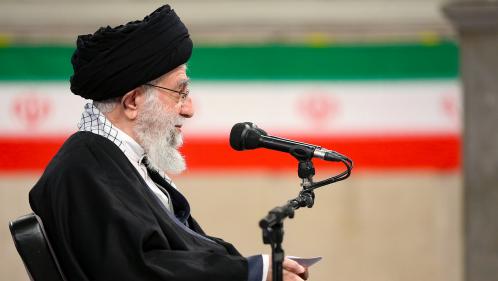 Nucléaire : l'Iran ne reprendra aucun engagement sans la levée totale des sanctions, prévient le guide suprême Ali Khamenei