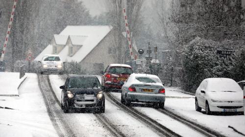 DIRECT. Neige et verglas : le ramassage scolaire suspendu dans plusieurs départements d'Ile-de-France