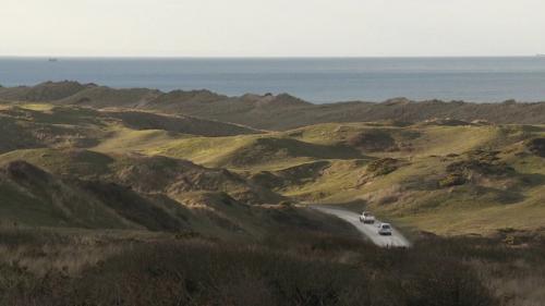 Manche : les gardes du littoral tentent de protéger la biodiversité des dunes de La Hague