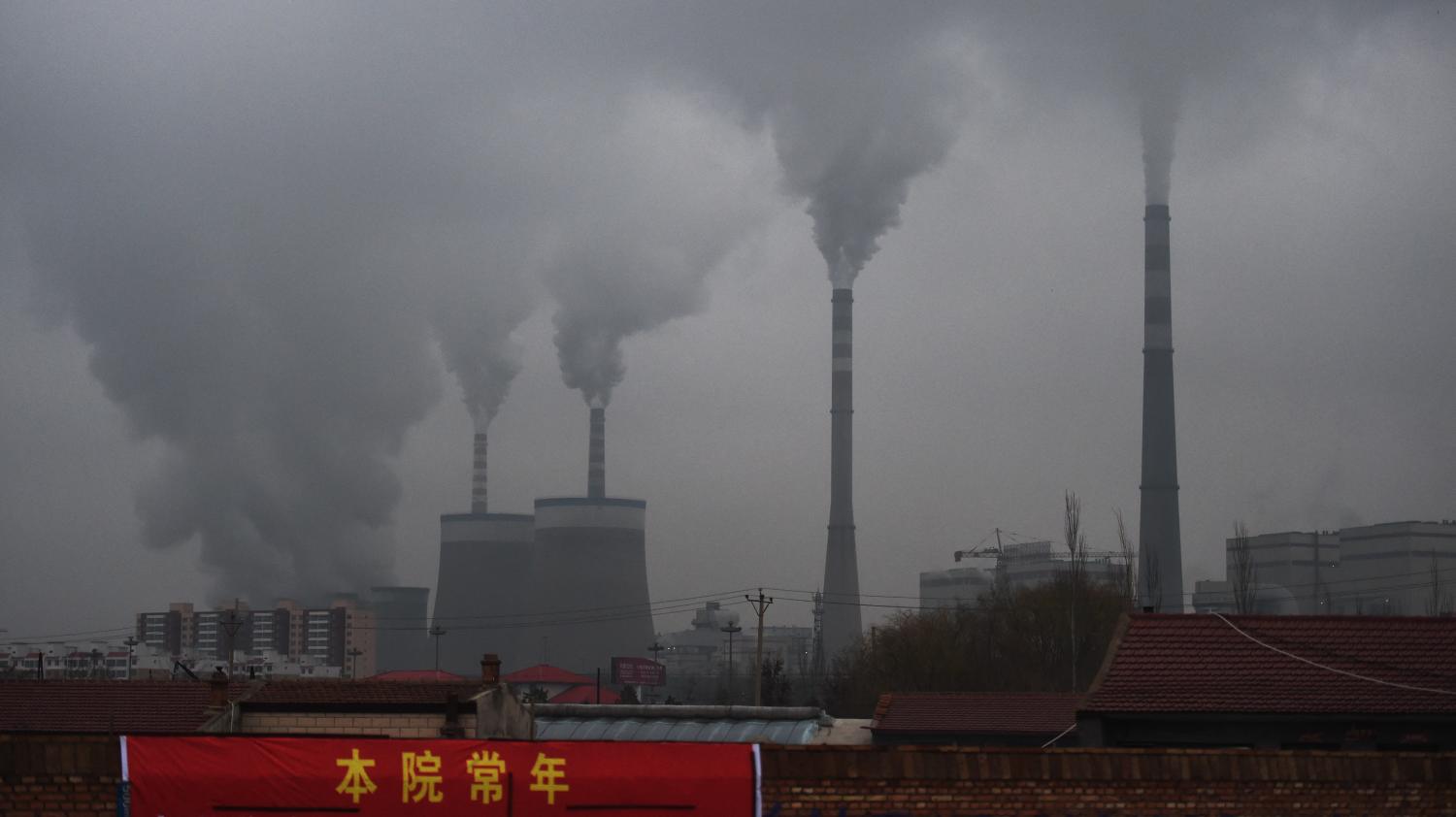 Czy główni zanieczyszczający przestrzegają swoich zobowiązań klimatycznych?