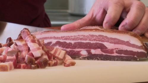 Doubs : la charcuterie fumée, un savoir-faire ancestral