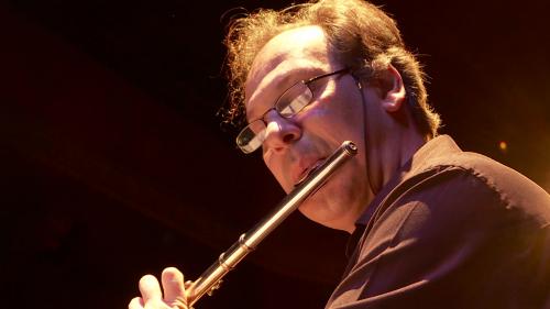 Le jazzman Christophe Dal Sasso peaufine ses compositions en résidence à Hyères