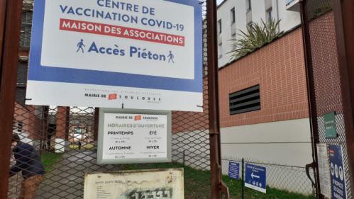 La vaccination est-elle la meilleure arme contre le confinement ?