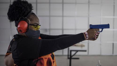 Afrique du Sud : pour ne plus être des cibles, les femmes prennent les armes